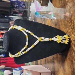 Pearl and yellow 18in long necklace